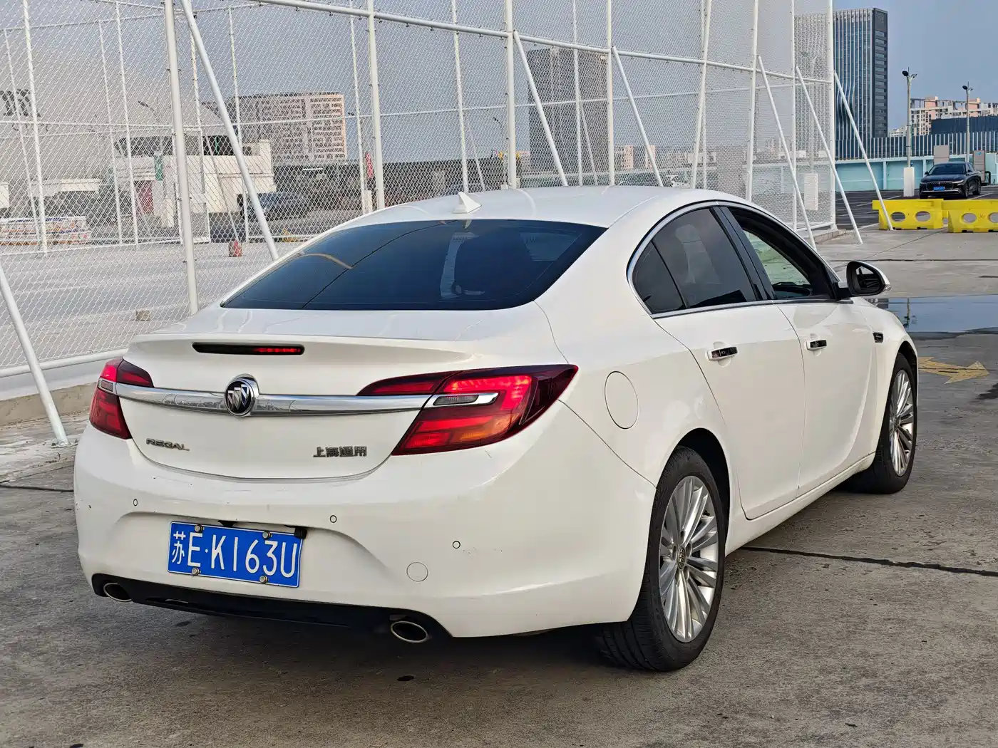 Photo 5 - Buick Regal