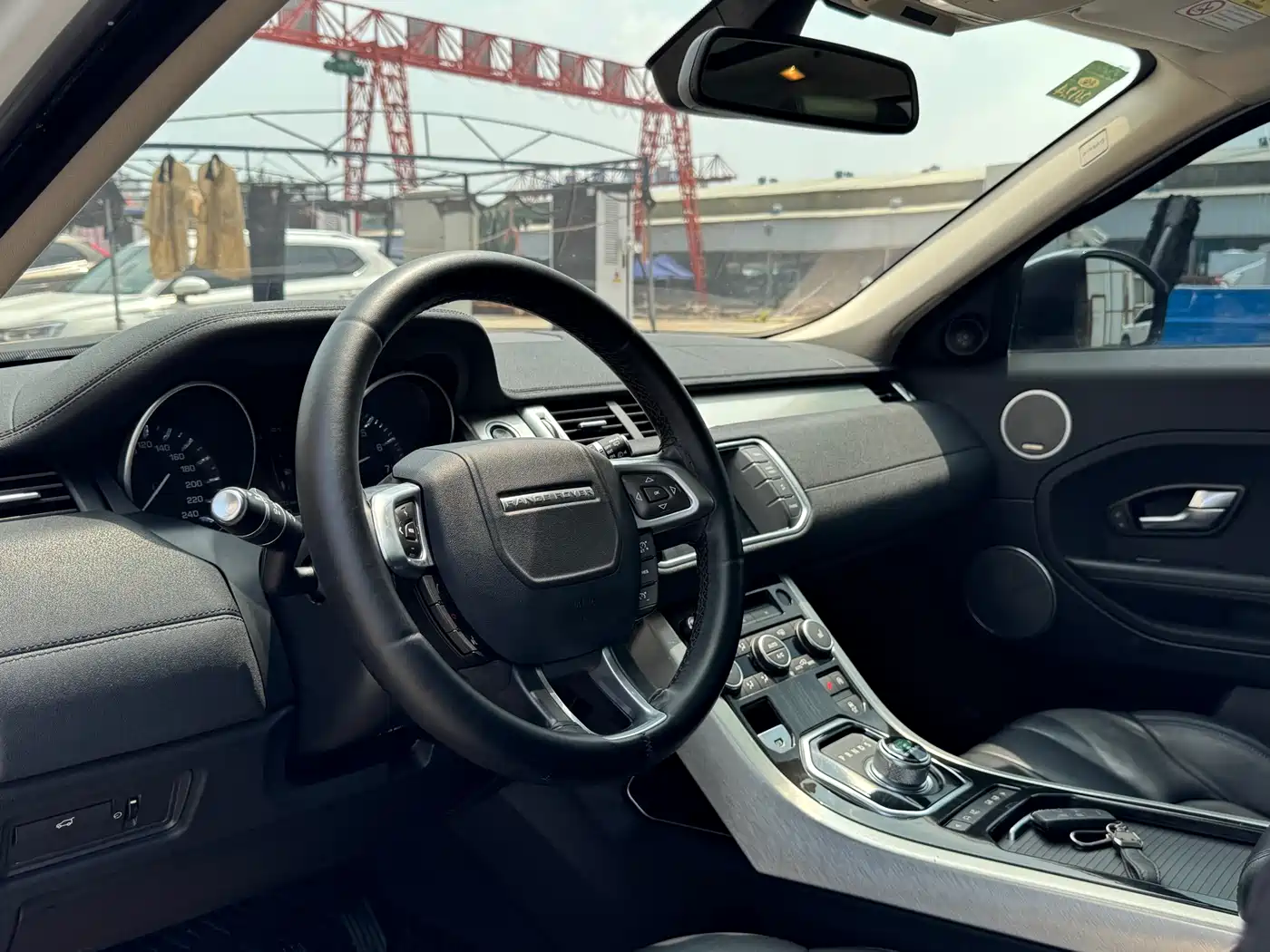 Land Rover Range Rover Evoque 2017 2.0T HSE DYNAMIC Edition фото 10
