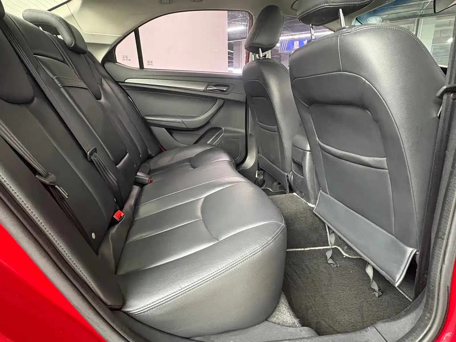 Фото 6 - Roewe 360