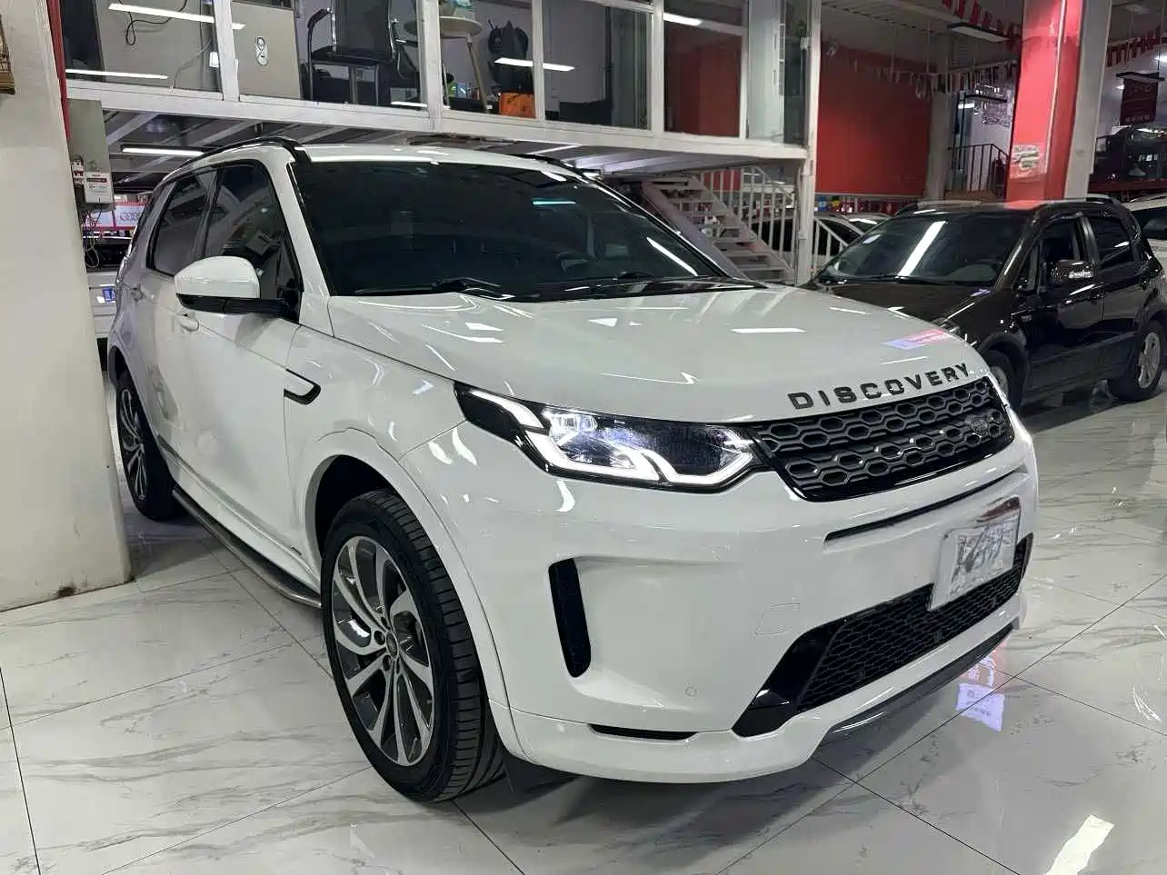 Land Rover Discovery Sport 2020 249PS R-Dynamic Performance фото 3
