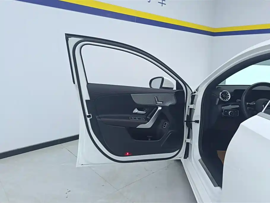 Фото 7 - Mercedes-Benz A-Class