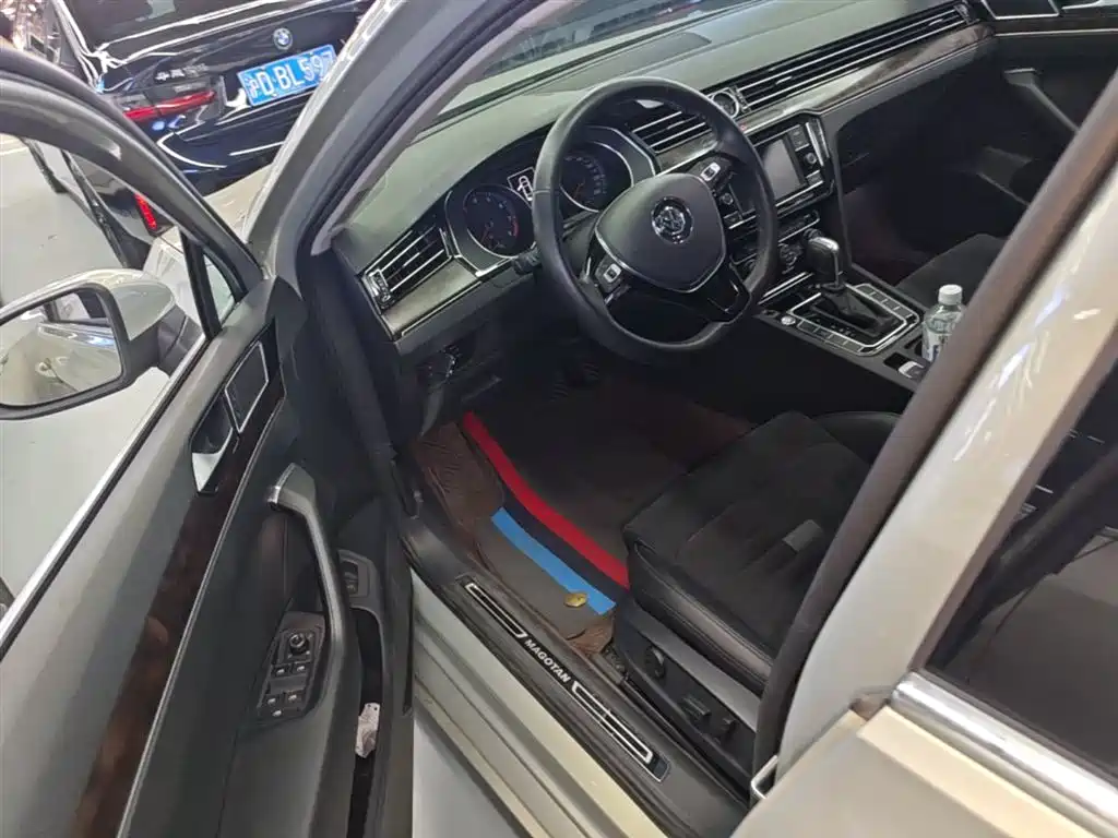 Volkswagen Magotan 2018 330TSI DSG Luxury фото 16