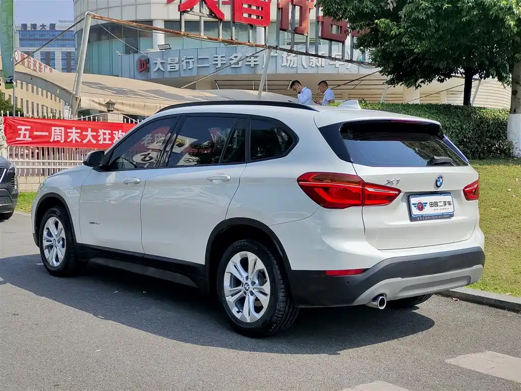 BMW X1 2016 sDrive18Li Premium Model фото 4