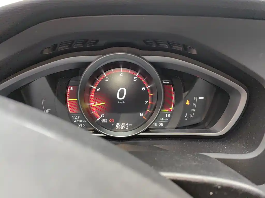 2018 Volvo V40