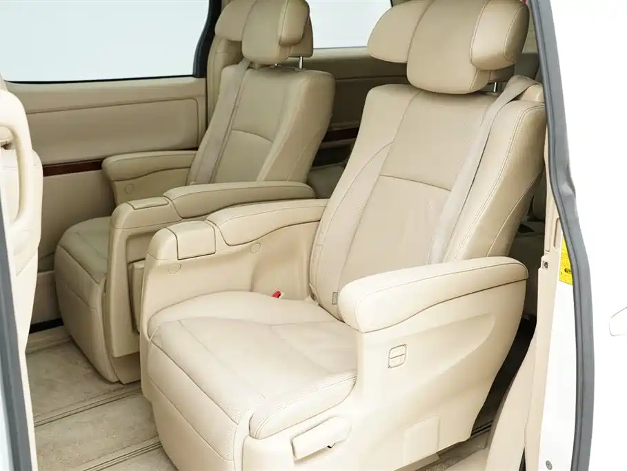 Toyota Alphard 2011 3.5L Luxury Edition фото 12