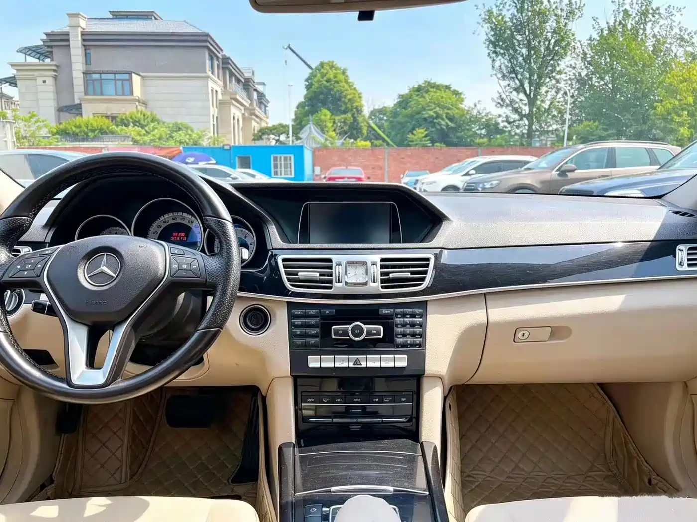 Mercedes-Benz E-Class 2014 E 260 L Sport фото 11