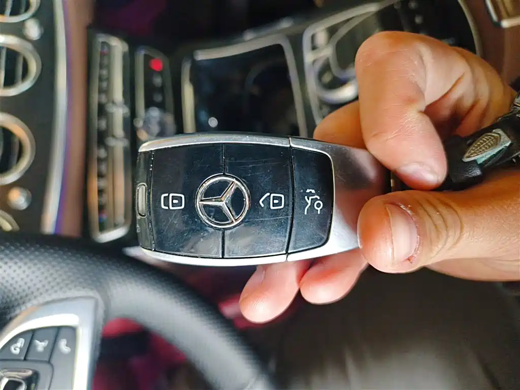Mercedes-Benz E-Class 2016 E 200 L Sport Type фото 18