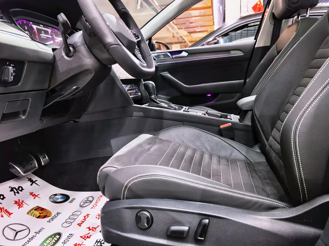 Volkswagen Magotan 2023 Model 2 Million Commemorative Edition 330TSI DSG Luxury фото 9