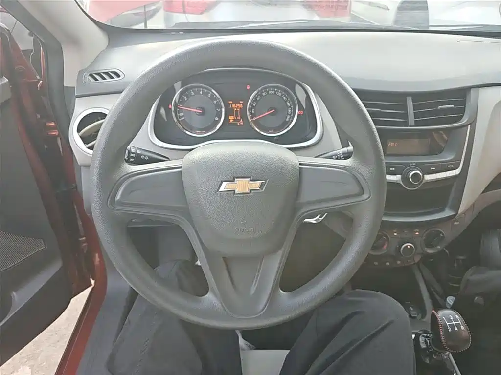 Chevrolet Sail 2015 Sail 3 1.3L Manual Ideal Edition фото 11