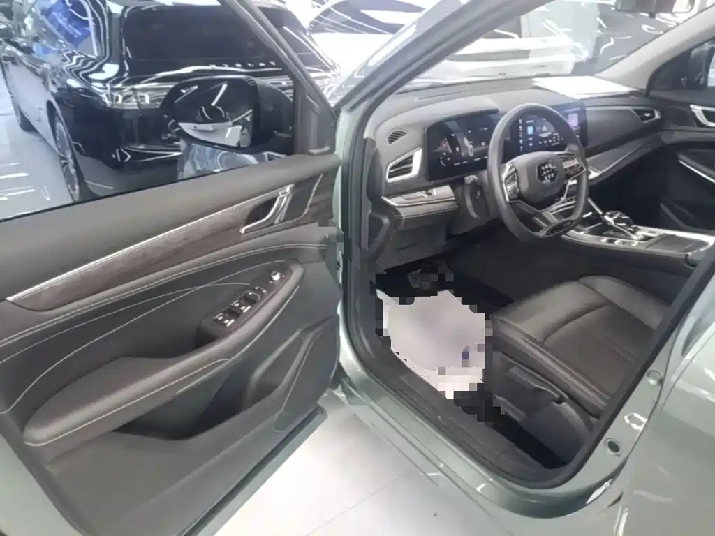 Landian E5 2023 2023 1.5L DE-i 100KM Enjoyment 7-seater