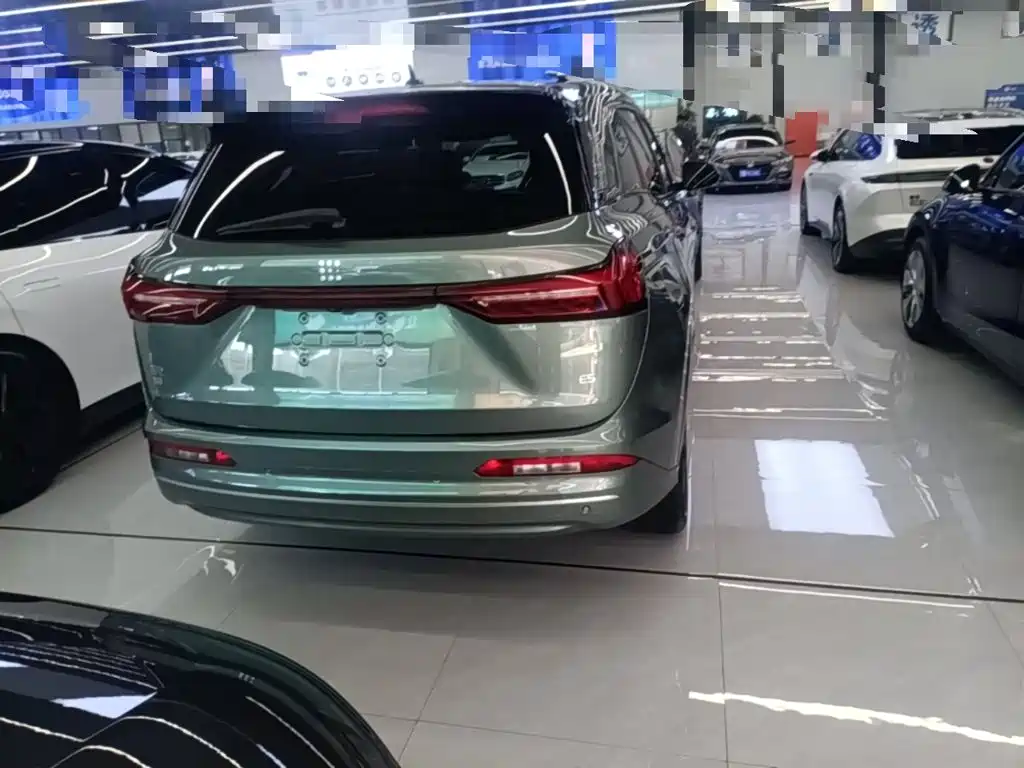 Landian E5 2023 2023 1.5L DE-i 100KM Enjoyment 7-seater