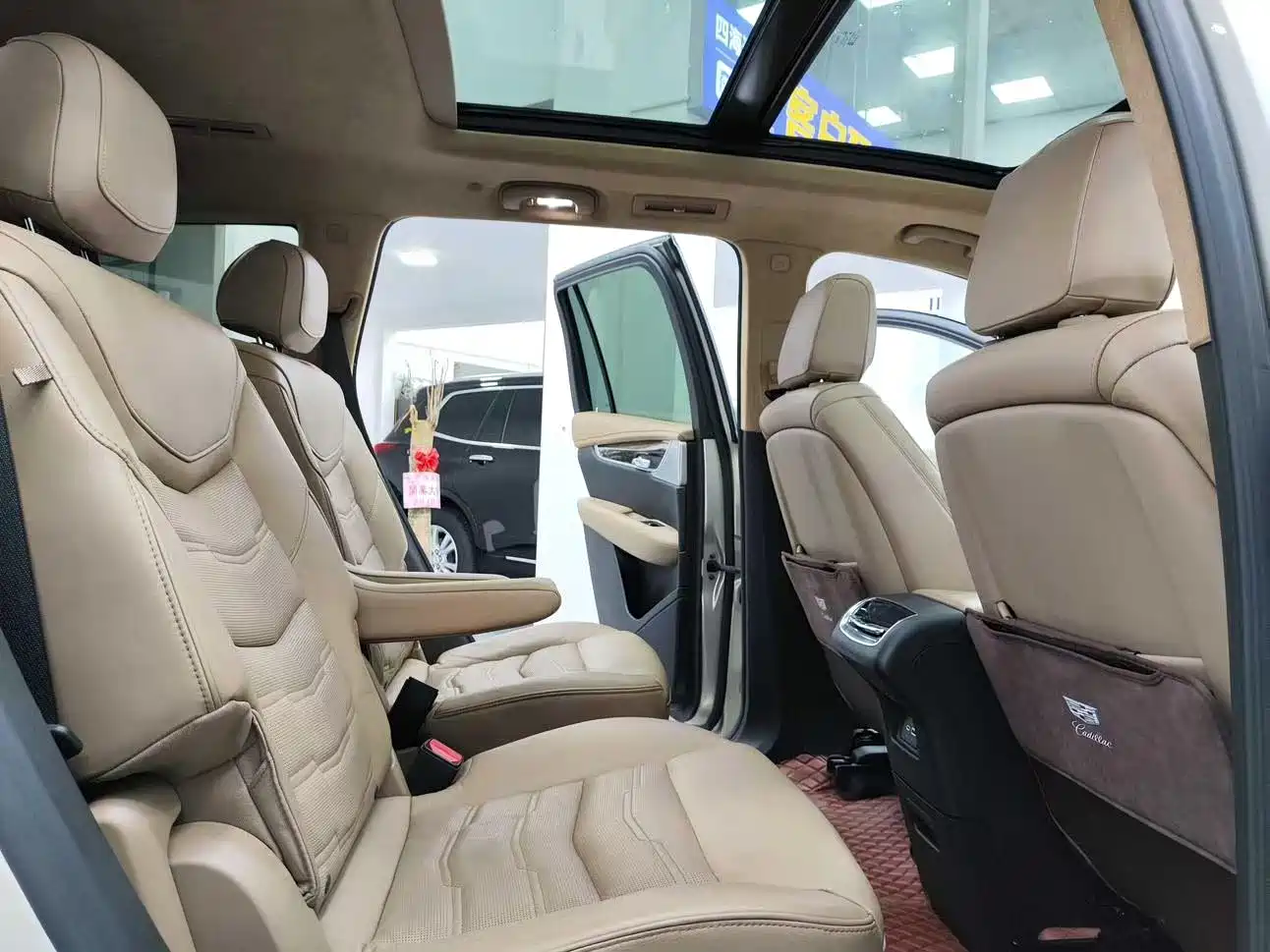 Фото 7 - Cadillac XT6