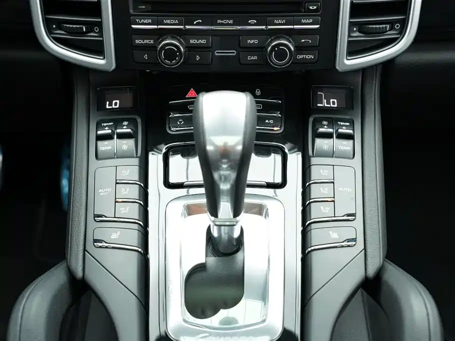 Porsche Cayenne 2011 Cayenne 3.0T фото 18