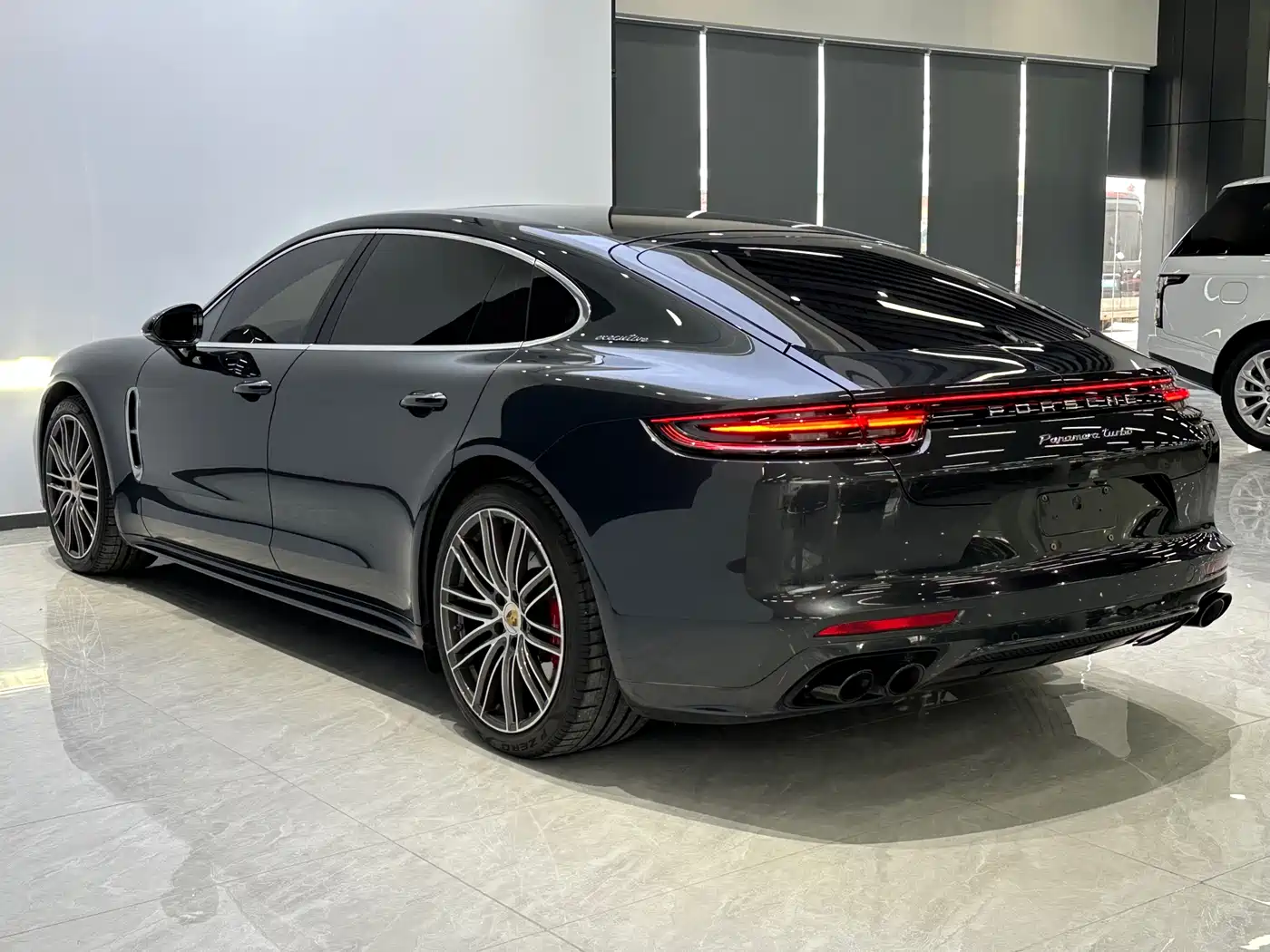 PORSCHE PANAMERA