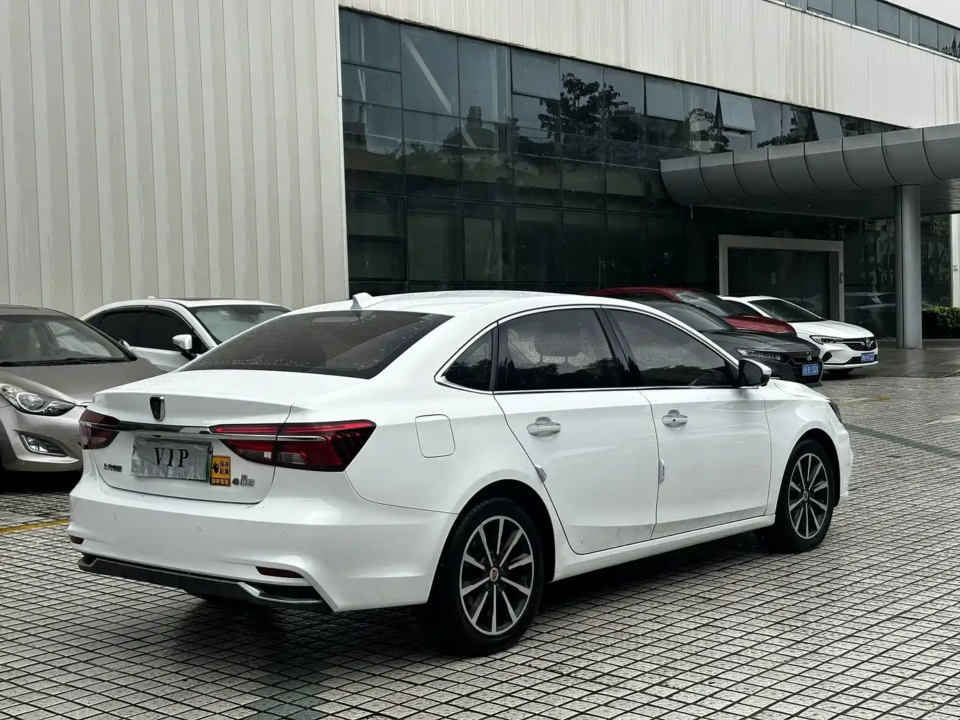Roewe i6 New Energy 2017 2017 45T Hybrid Connected Smart Premium Edition