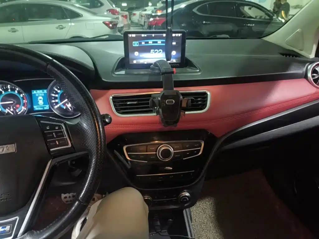 Photo 13 - Haval H1