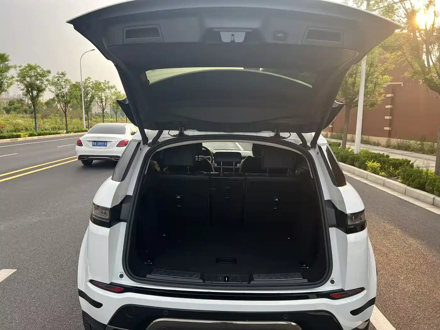 Land Rover Range Rover Evoque 2022 Range Rover Evoque L 249PS R-Dynamic Luxury Edition фото 17