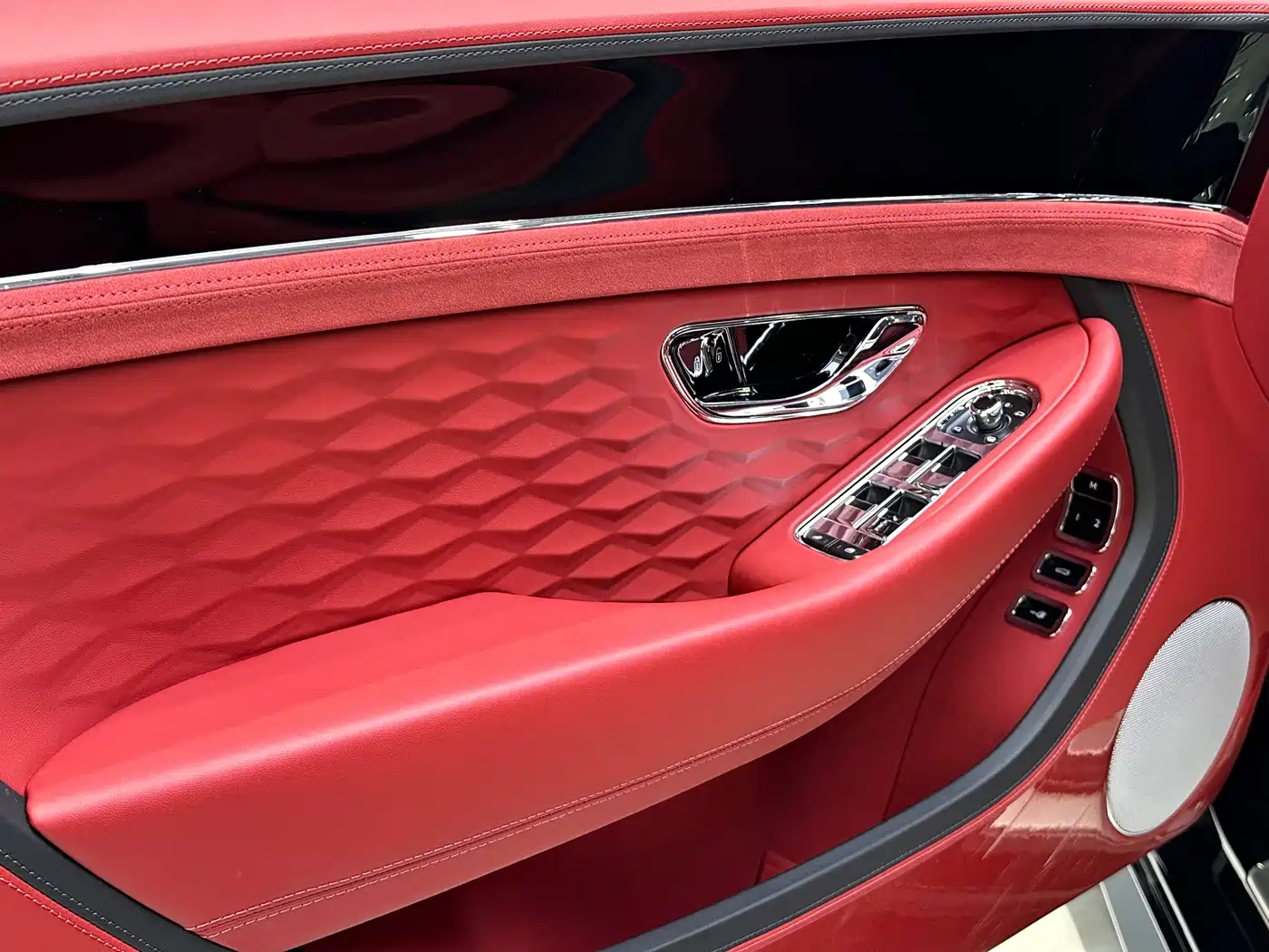 BENTLEY CONTINENTAL PLUG IN HYBRID