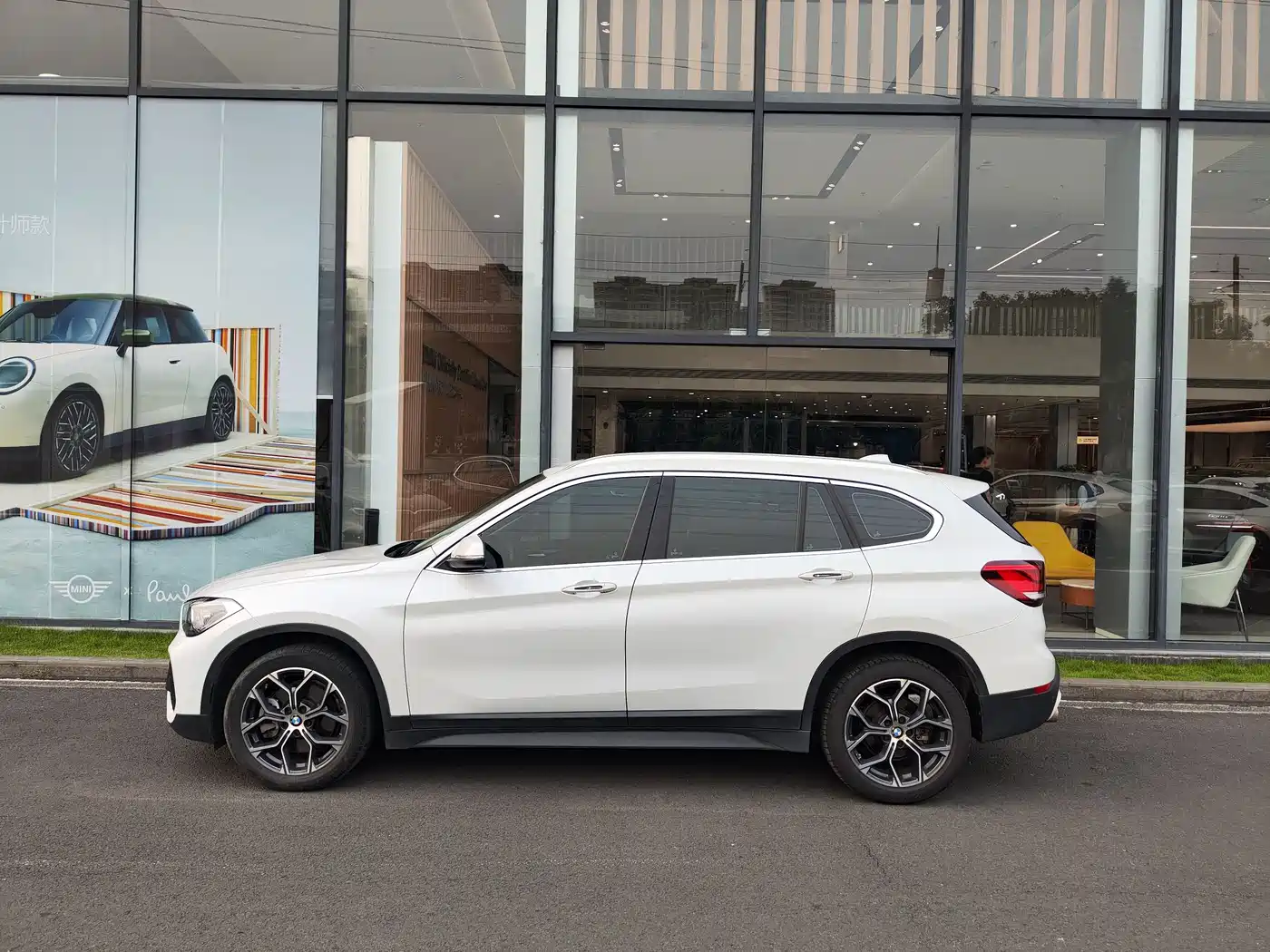 BMW X1 2022 sDrive25Li Leading фото 10