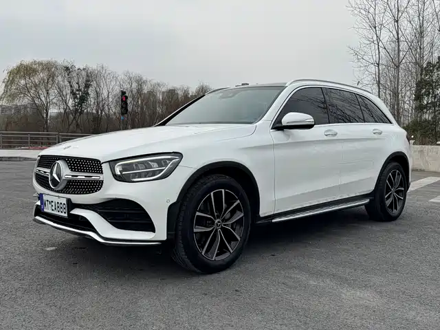 MERCEDES-BENZ GLC