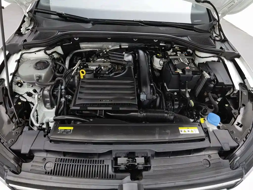 Photo 6 - Volkswagen Golf