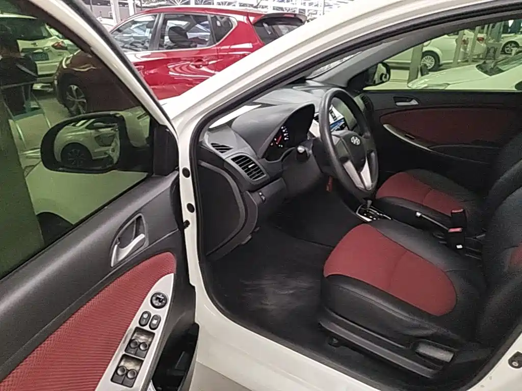 Hyundai Reina 2015 2014 Model 1.4L Automatic GLX