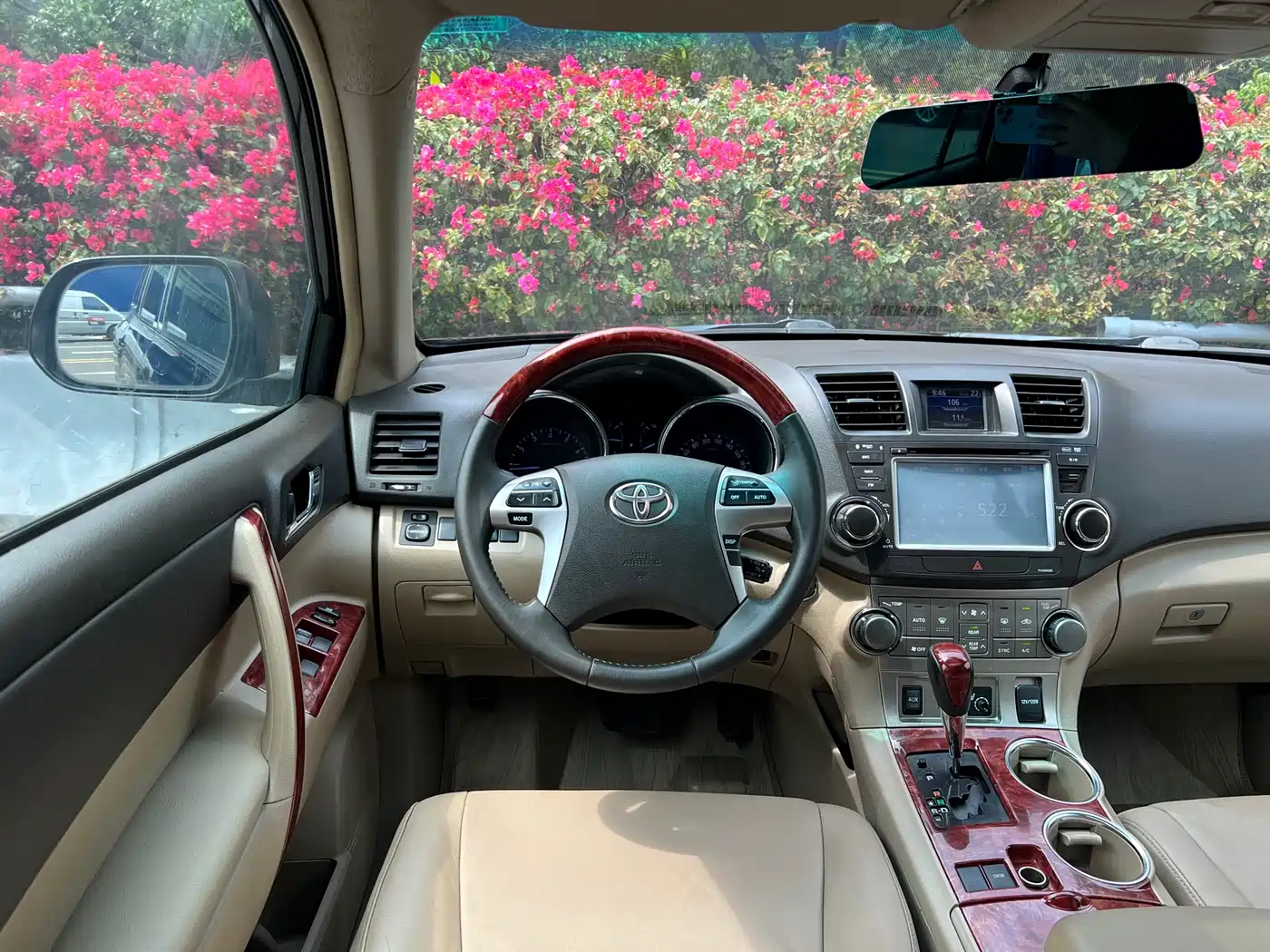 Toyota Highlander 2012 2.7L 2WD 7-Seater Luxury Edition фото 6