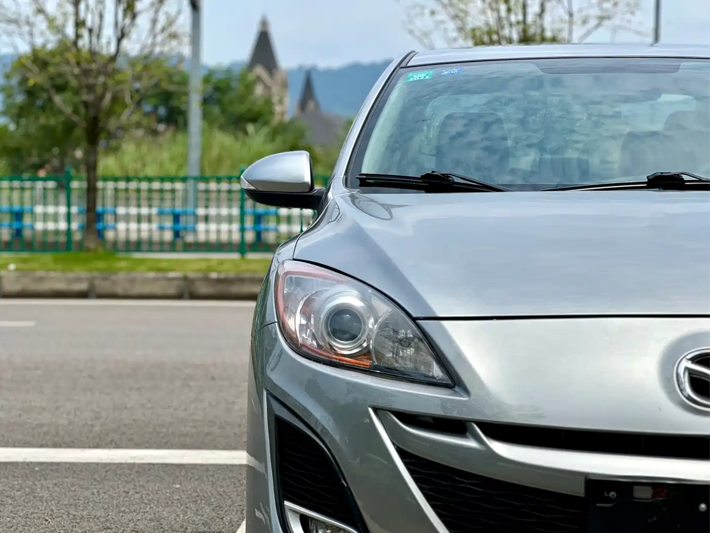 Mazda Mazda3 Axela 2013 2011 Sedan 2.0L Automatic Luxury
