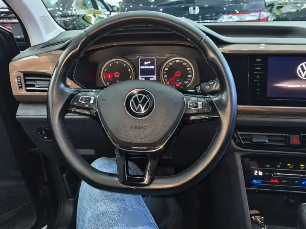 VOLKSWAGEN TUYUE
