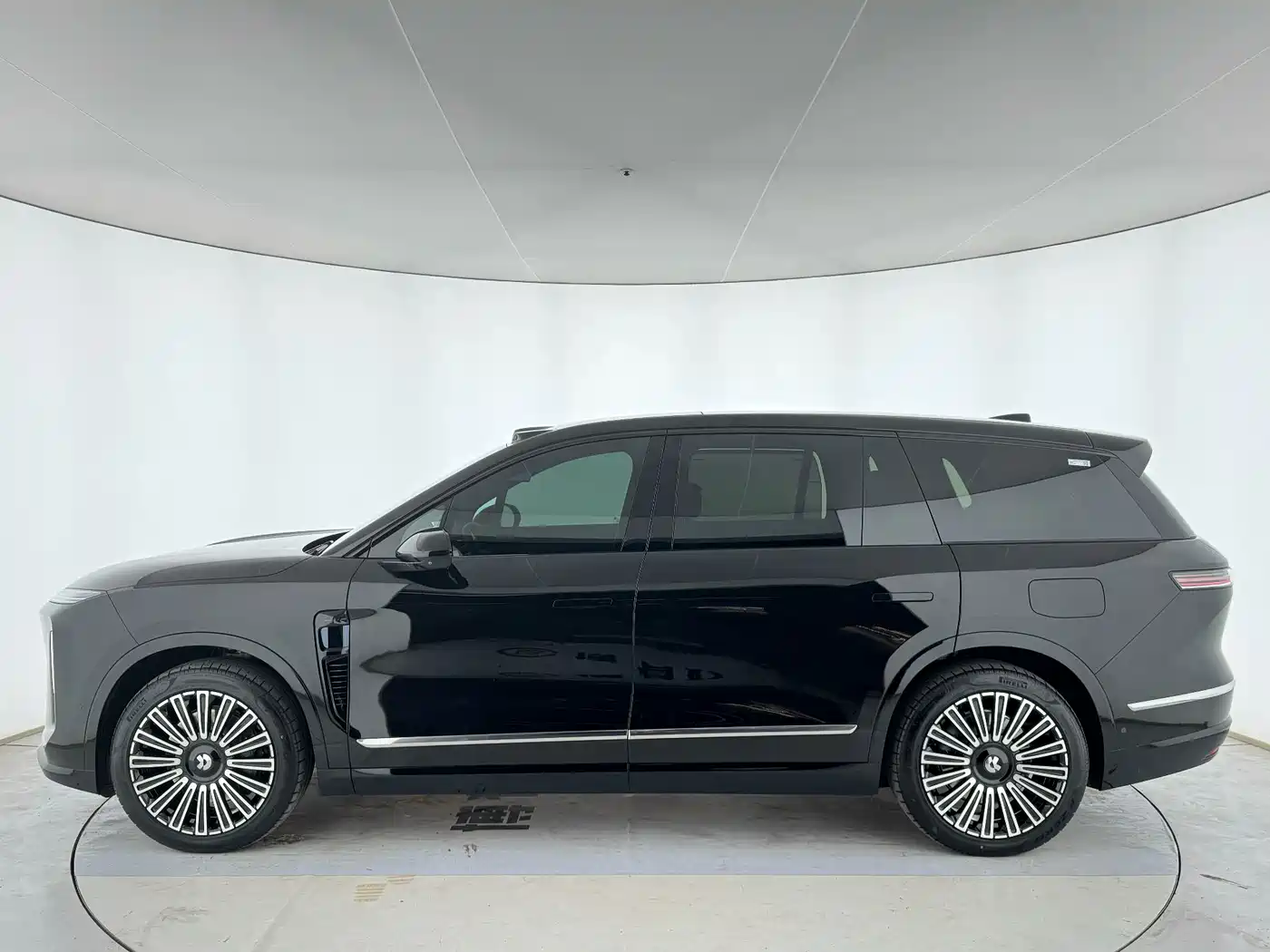 NIO ES8 2025 2025 Model 6-Seat Executive Luxury Edition