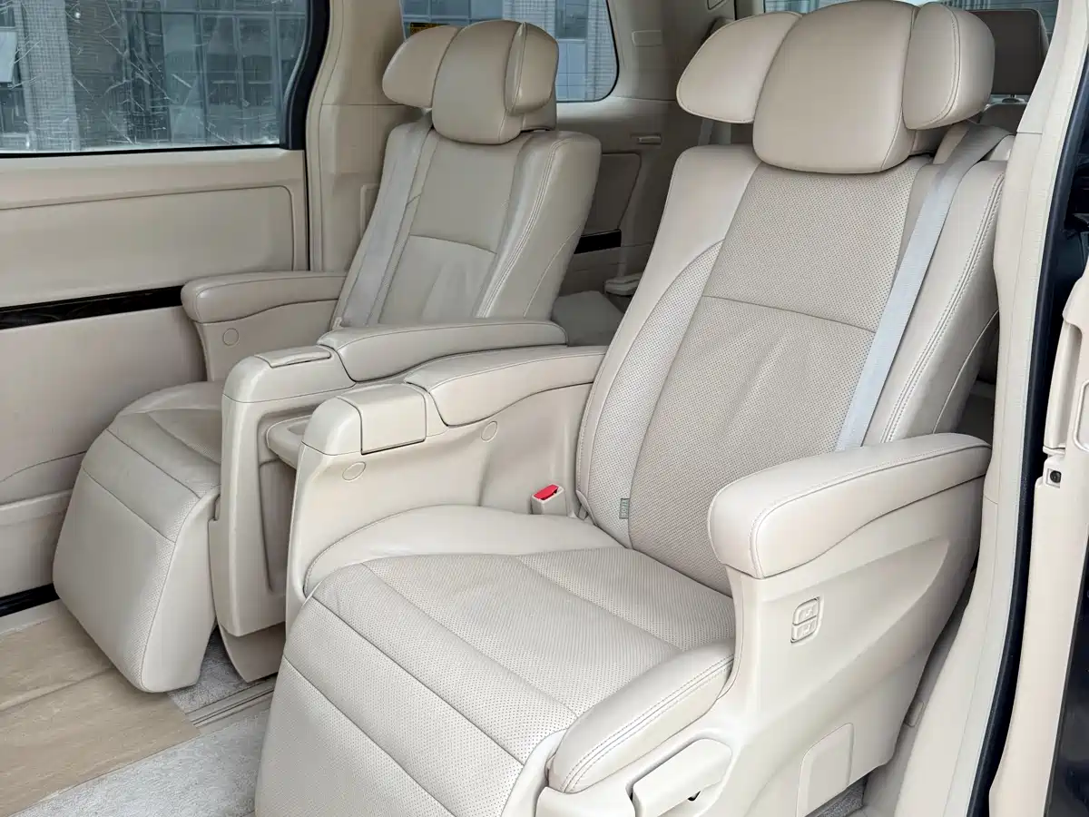 Toyota Alphard 2012 3.5L Luxury Edition фото 13