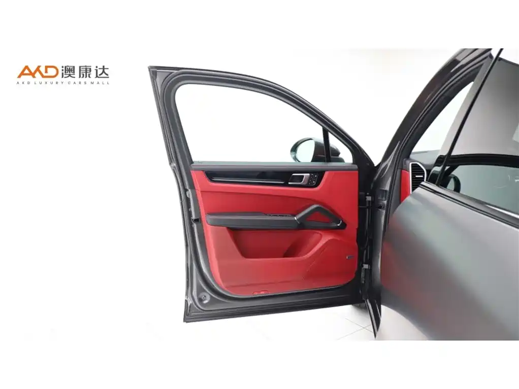 PORSCHE CAYENNE NEW ENERGY