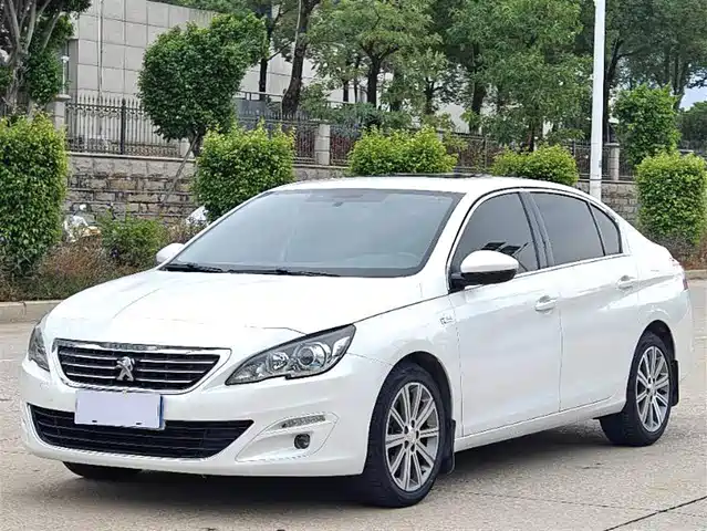 PEUGEOT 408