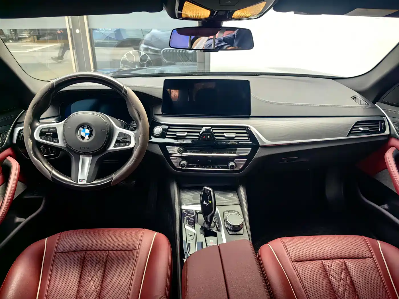 BMW 5 Series New Energy 2021 535Le M Sport Package фото 9
