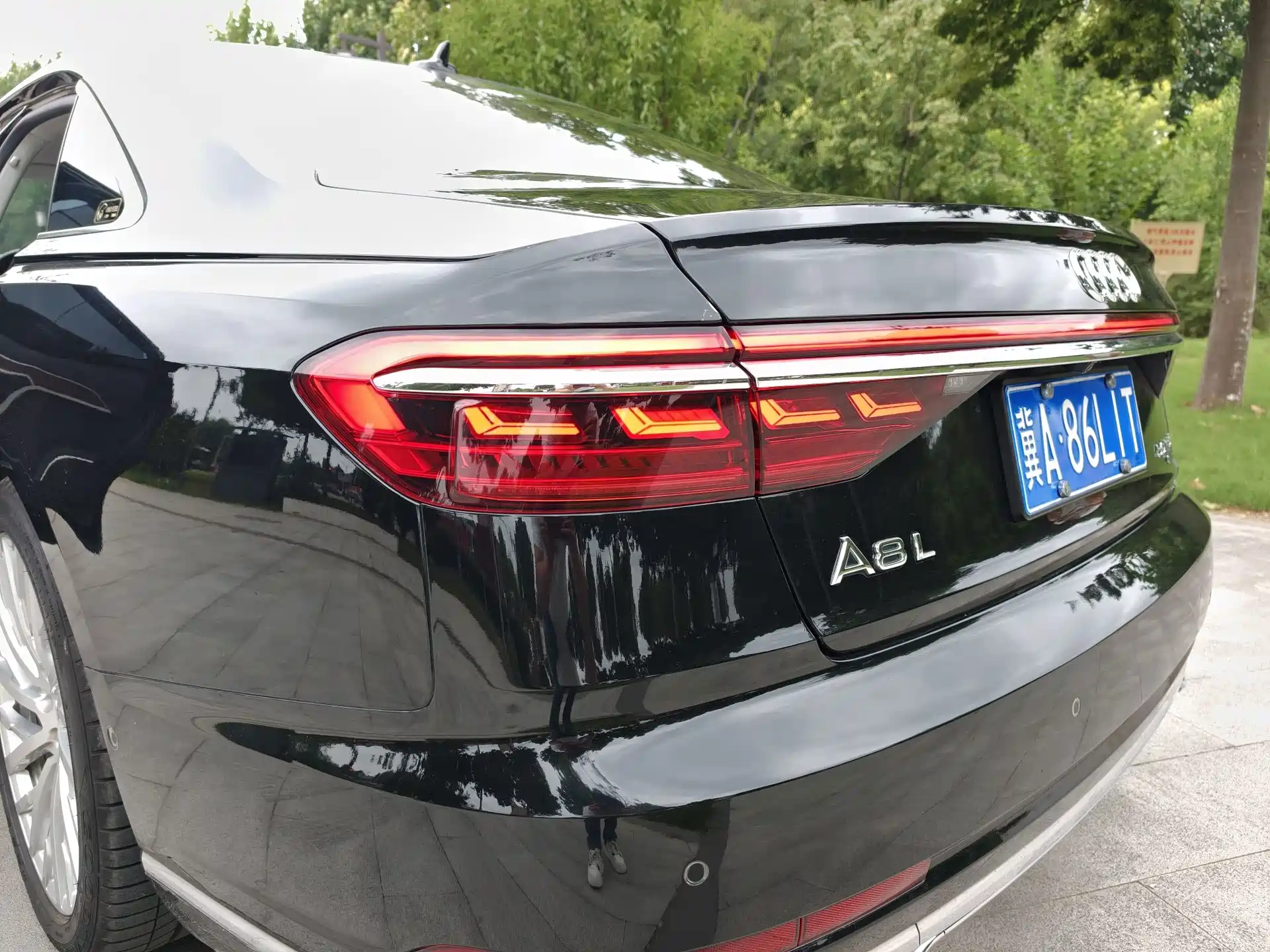Фото 29 - Audi A8