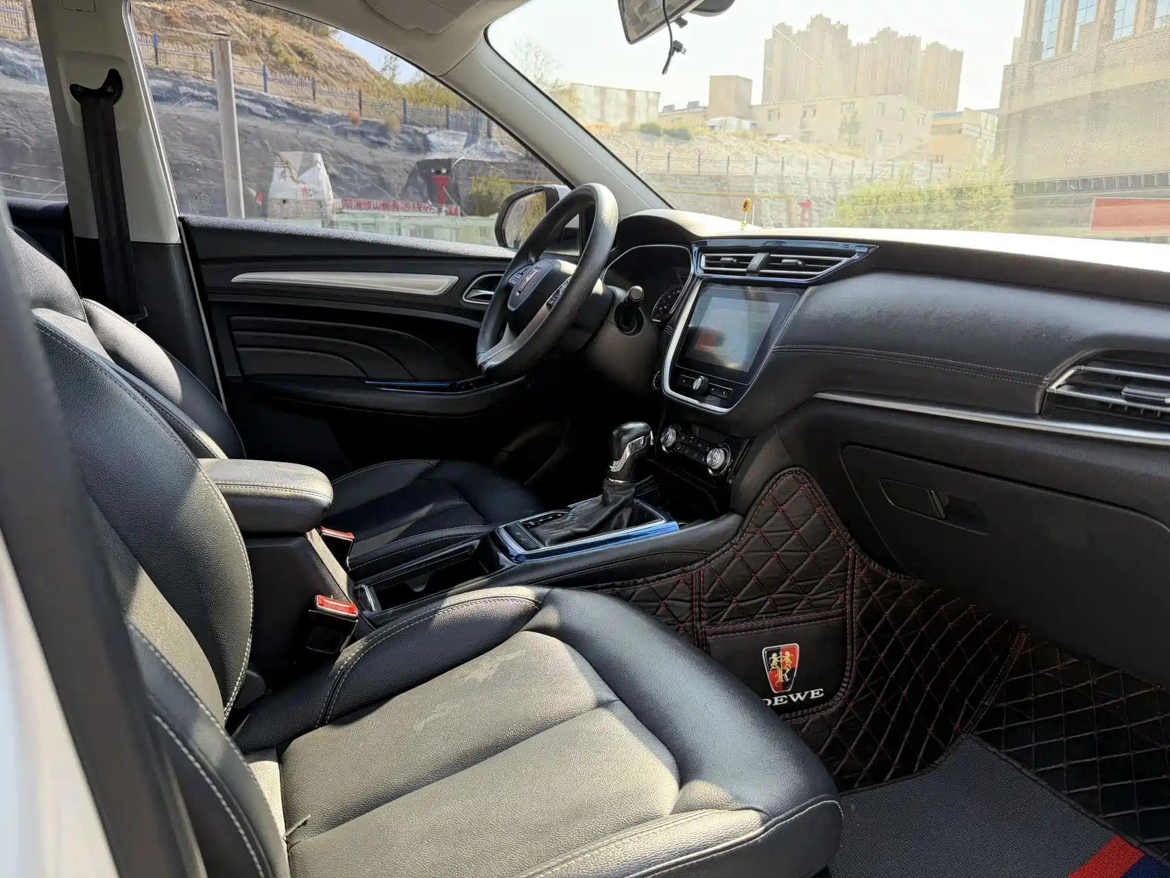 صورة 13 - Roewe RX3
