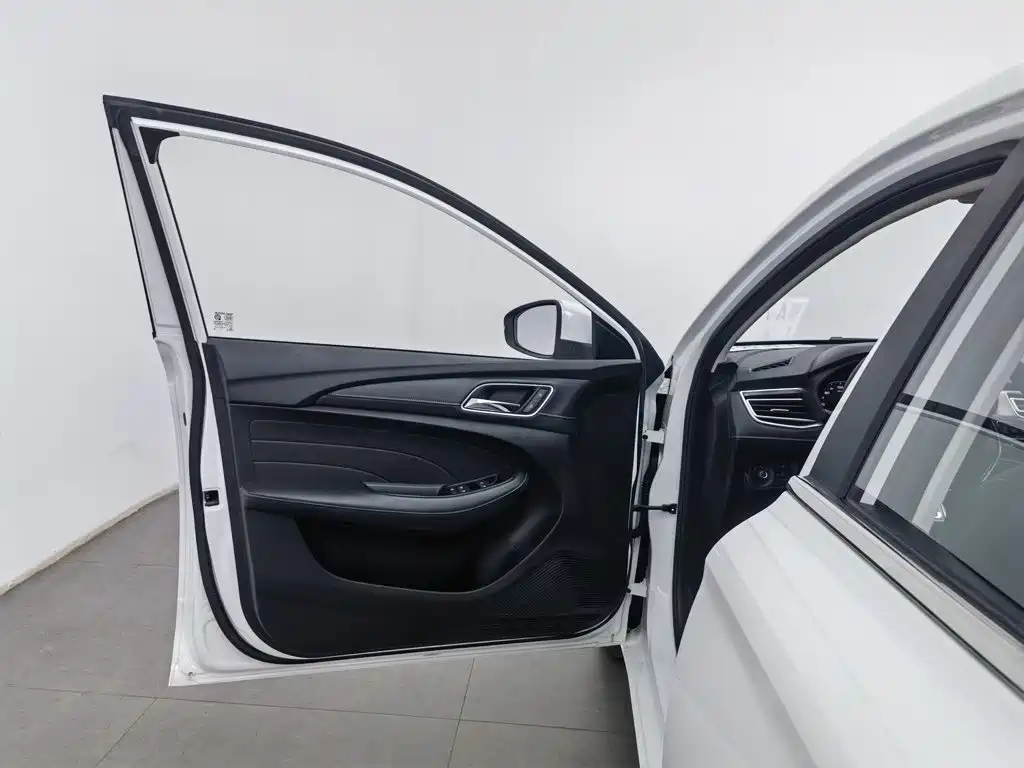 Roewe i5 2019 2020 1.5L Automatic 4G Connected Premium Edition