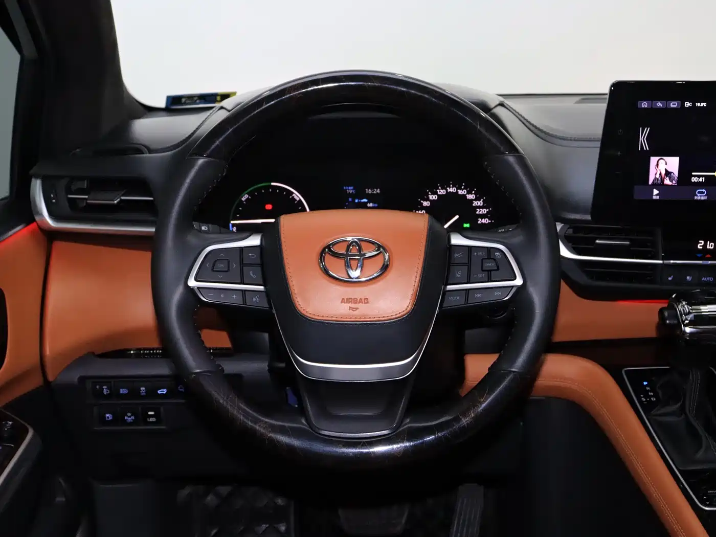 Toyota Sienna 2023 2.5L Hybrid Comfort Edition фото 22