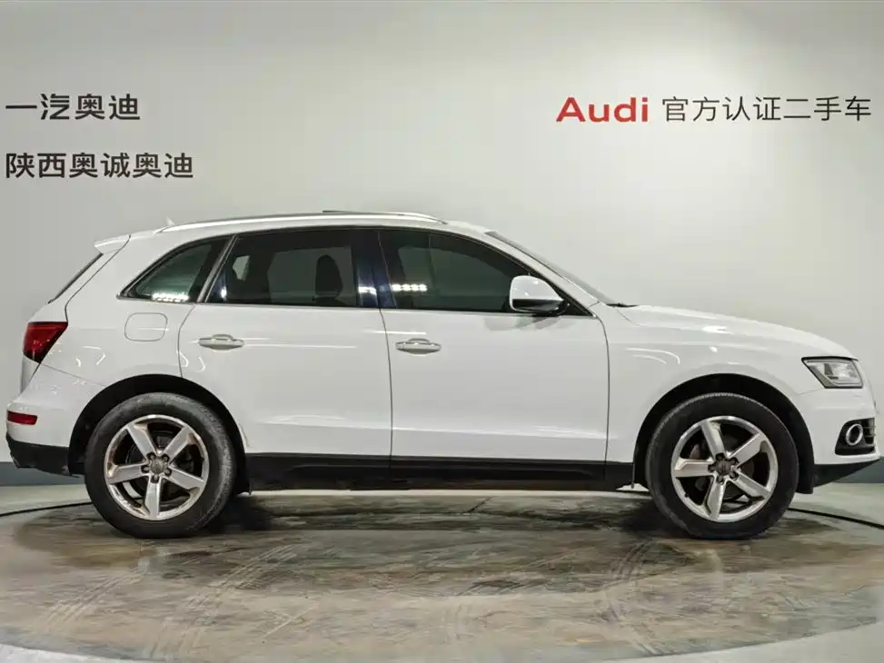 Audi Q5 2016 40 TFSI Technology Model фото 3