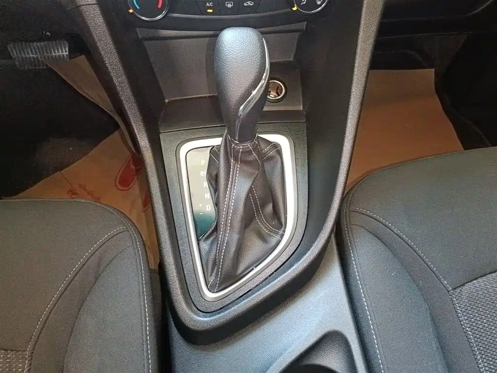 Buick Excelle 2021 Facelift Exemplar 1.5L Auto Progressive фото 14