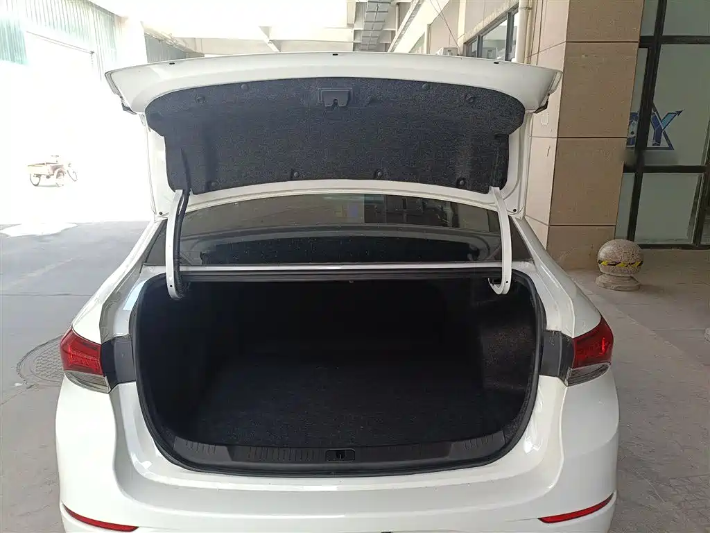 Buick Excelle 2021 Facelift Exemplar 1.5L Auto Progressive фото 19