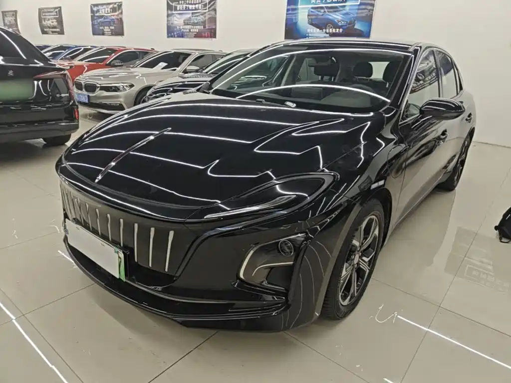 Hongqi E-QM5 2023