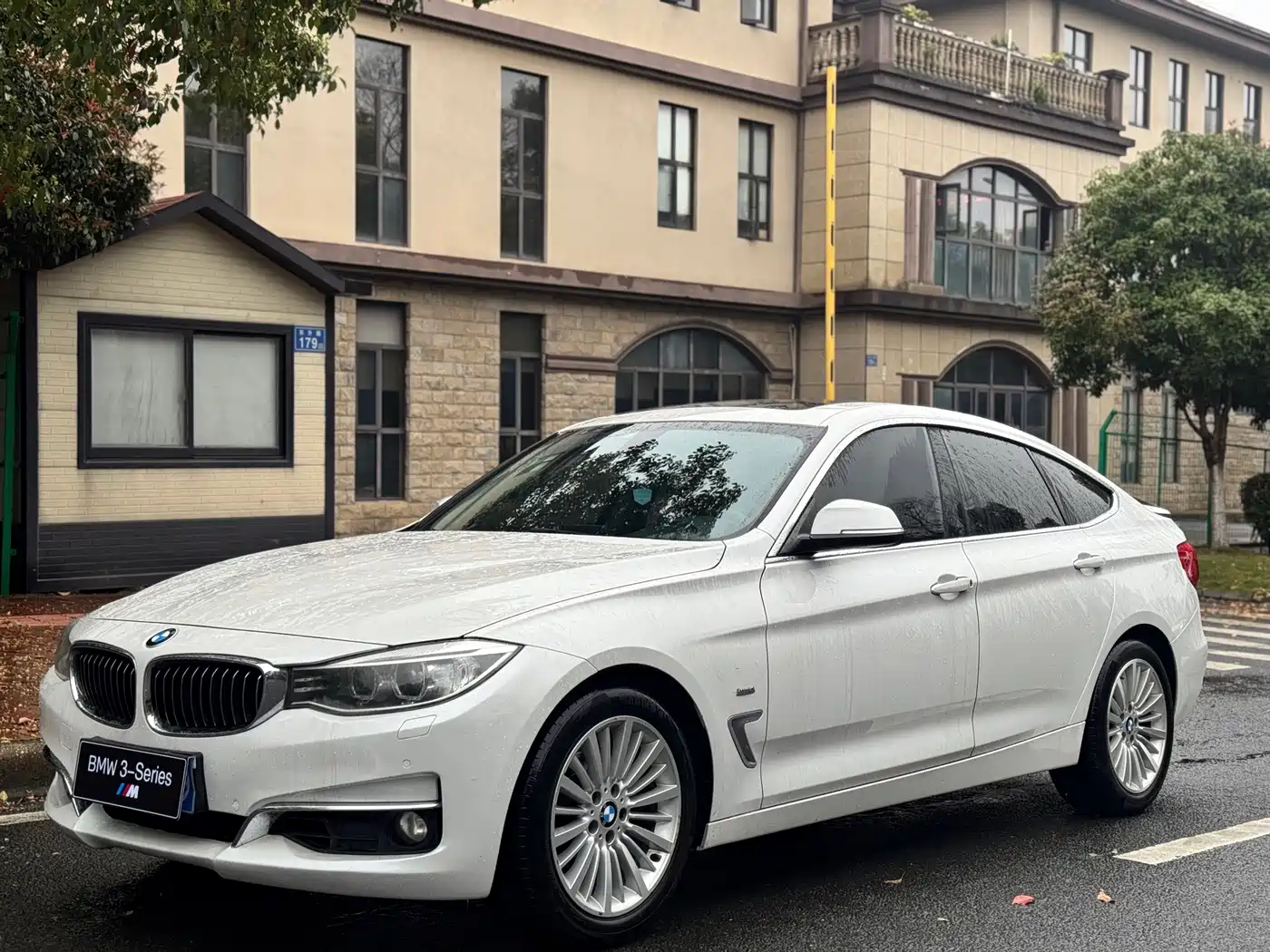 BMW 3 Series GT 2013 320i Style Design Package