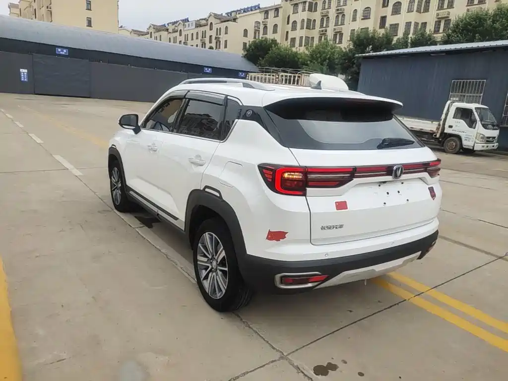 Changan CS35 PLUS 2018 2018 1.6L Manual Cool Connect China V