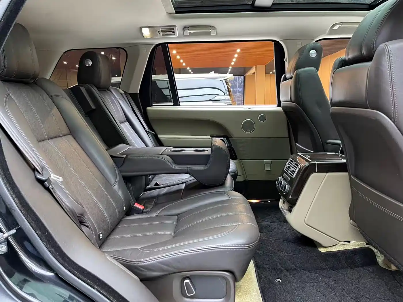 Land Rover Range Rover 2014 3.0 SC V6 Vogue SE Genesis Extended Edition фото 8