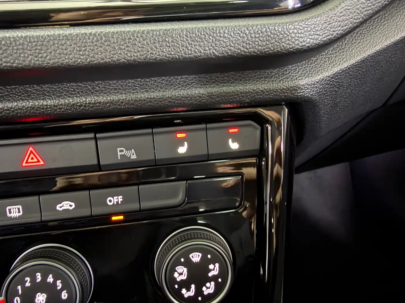 VOLKSWAGEN T ROC EXPLORING SONGS