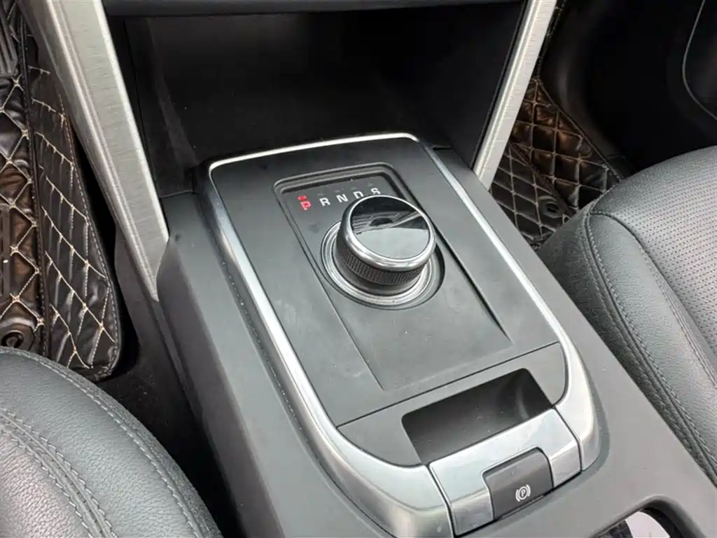 Land Rover Discovery Sport 2019 240PS SE Edition China VI фото 16