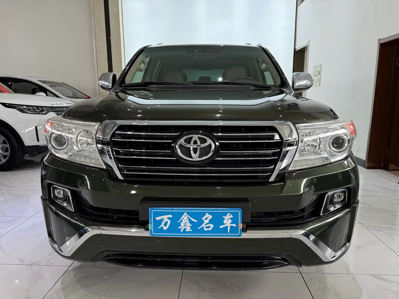 Toyota Land Cruiser (Import) 2015 4.0L V6 Middle East Limited Edition фото 2