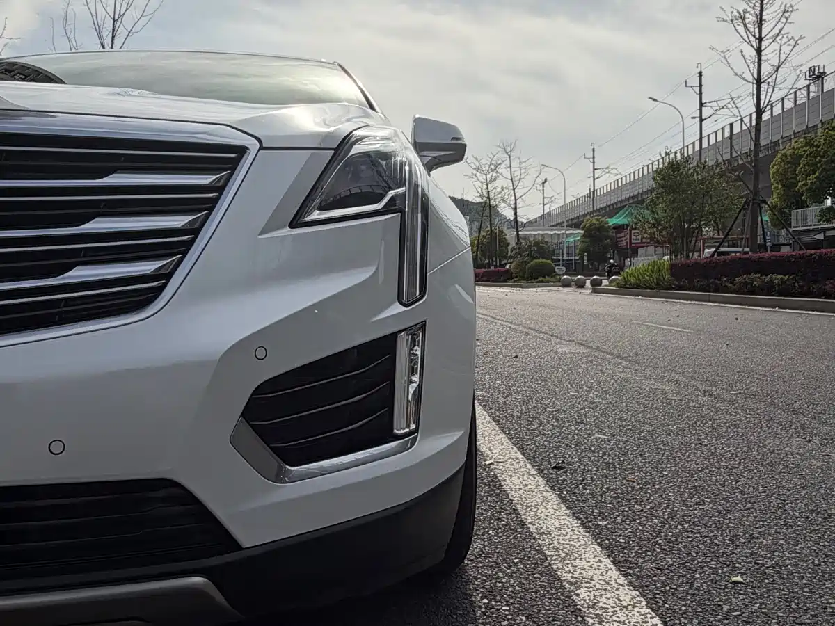 Cadillac XT5 2016 28T AWD Luxury Model фото 13
