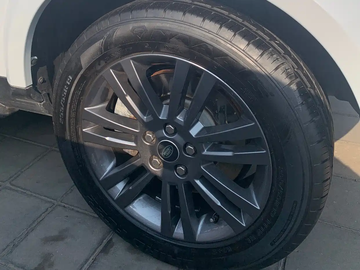 Land Rover Discovery 2016 3.0 SC V6 HSE фото 17
